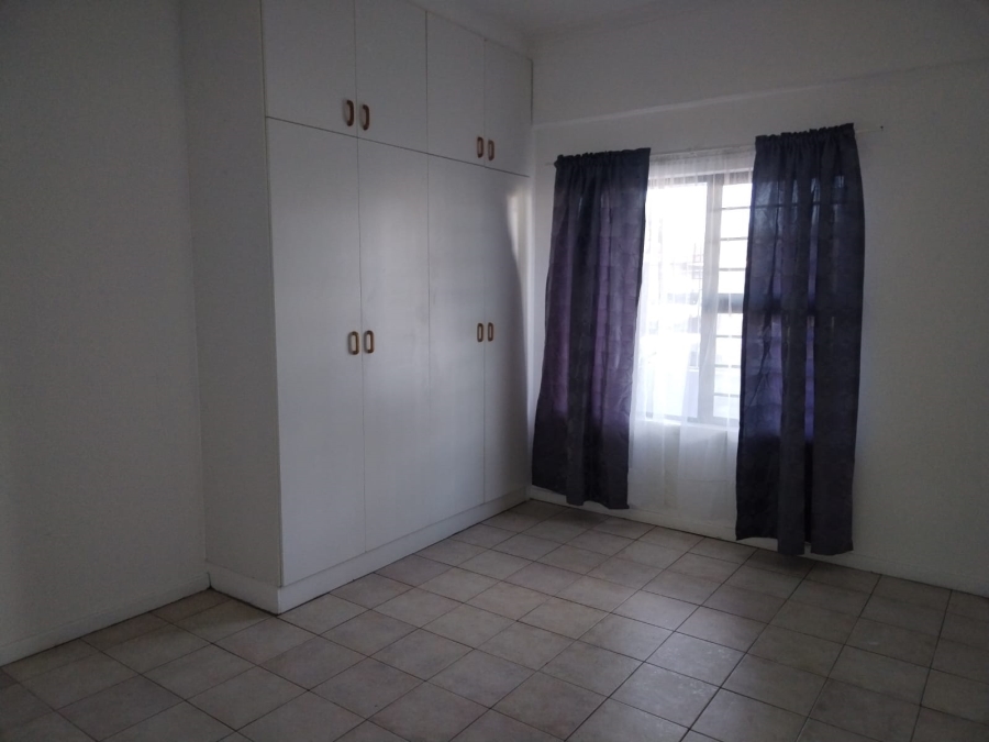 To Let 1 Bedroom Property for Rent in Goodwood Estate Western Cape